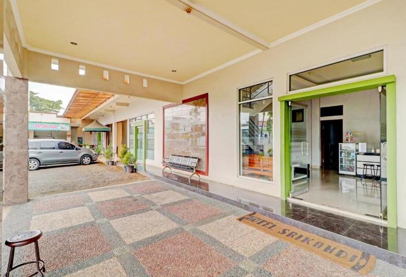 호텔 Oyo 90347 Srikandi Syariah