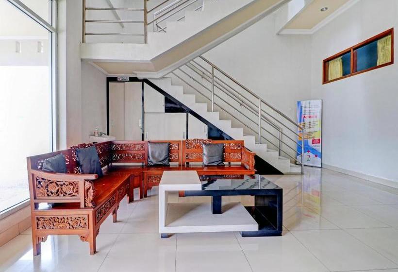 호텔 Oyo 90347 Srikandi Syariah