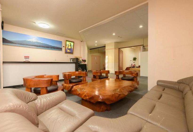 ホテル Oyo  Sharom