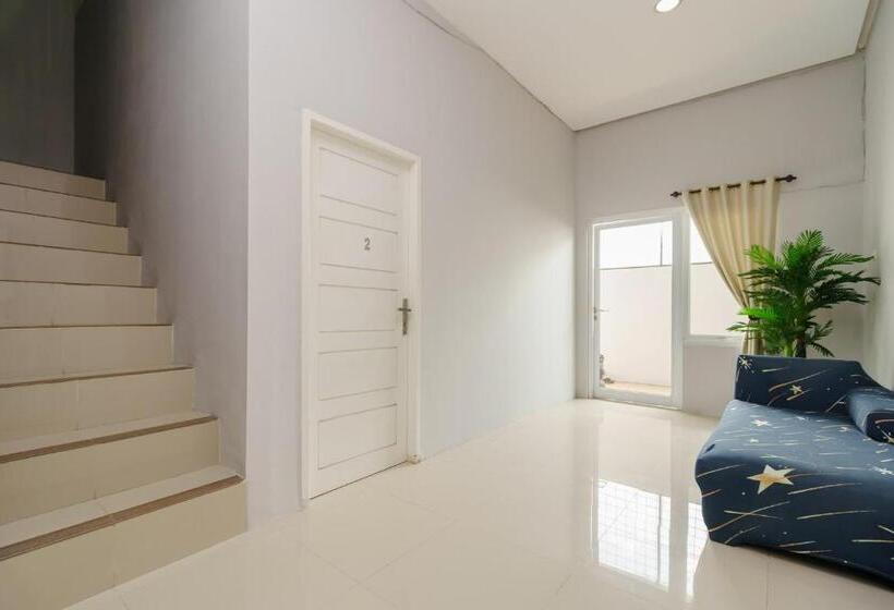 فندق Reddoorz @ Jalan Demang Lebar Raya Palembang