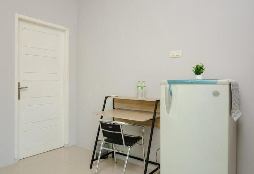 فندق Reddoorz @ Jalan Demang Lebar Raya Palembang