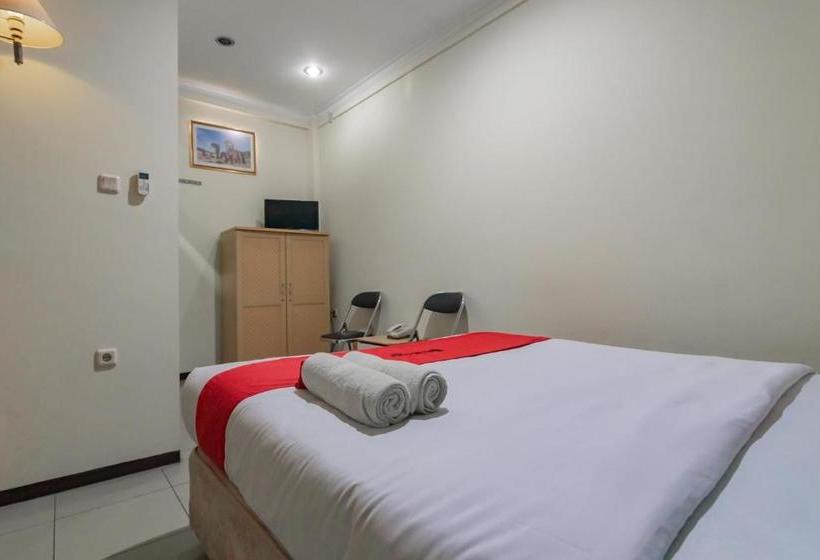 酒店 Reddoorz Near Tegalega Bandung