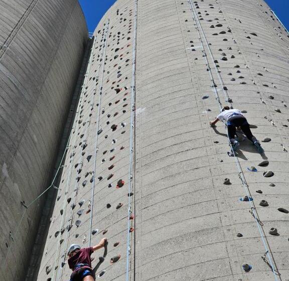 Отель Renaissance Bordeaux