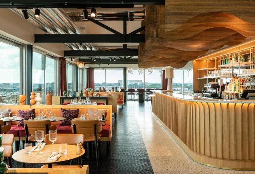 Отель Renaissance Bordeaux