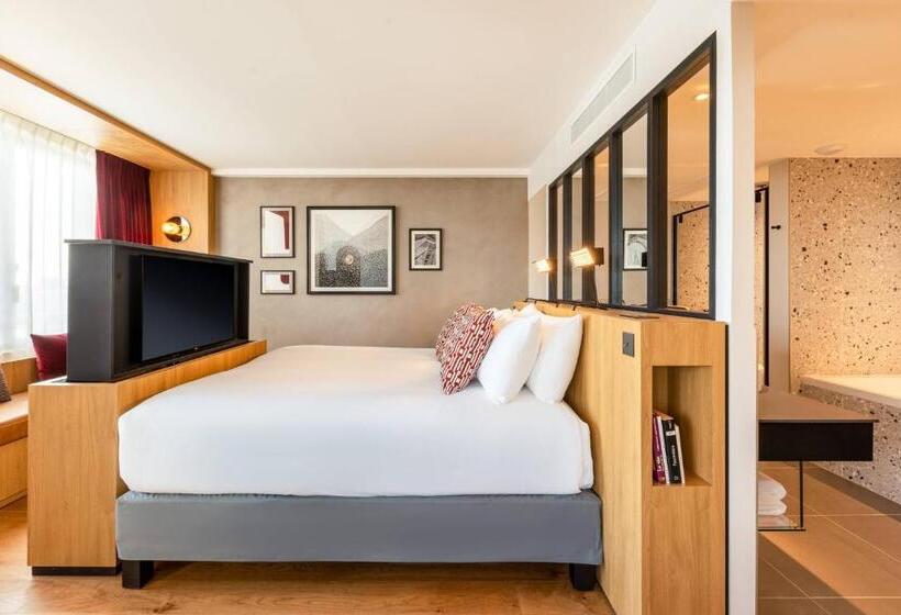 Отель Renaissance Bordeaux