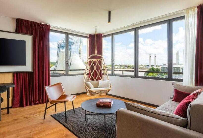 Отель Renaissance Bordeaux