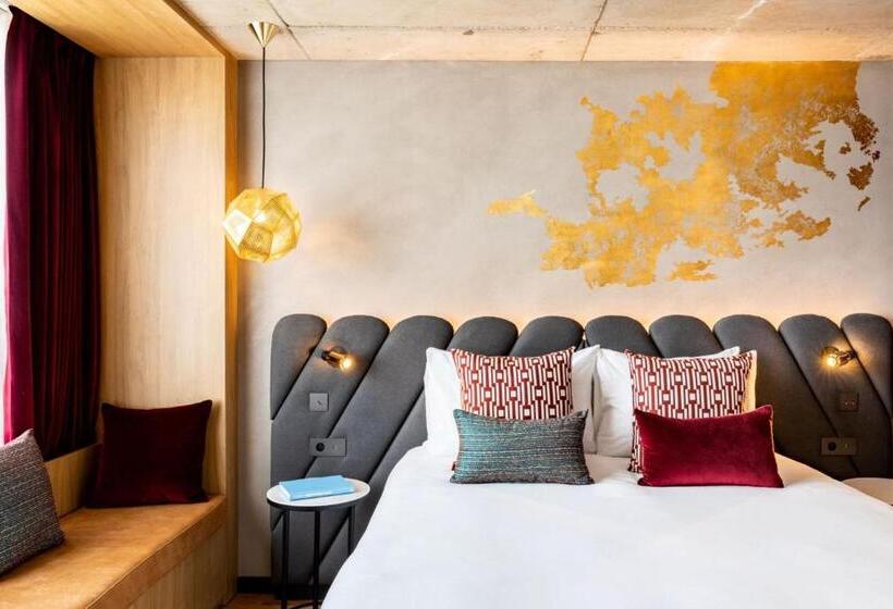 Отель Renaissance Bordeaux