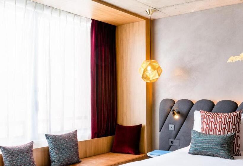 Отель Renaissance Bordeaux