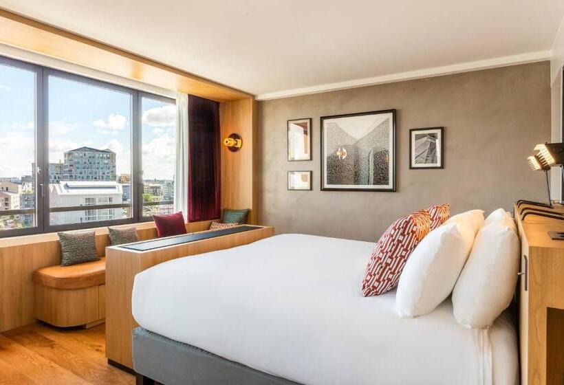 Отель Renaissance Bordeaux