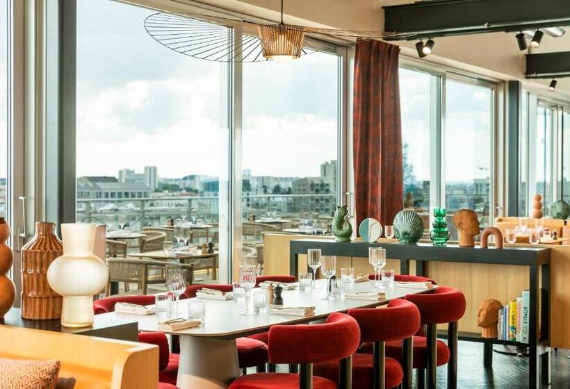 Отель Renaissance Bordeaux