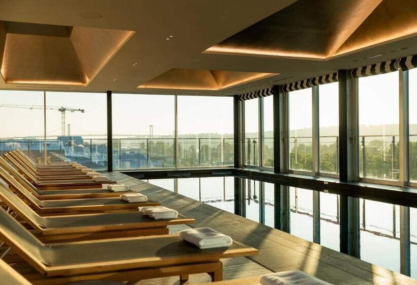 Отель Renaissance Bordeaux