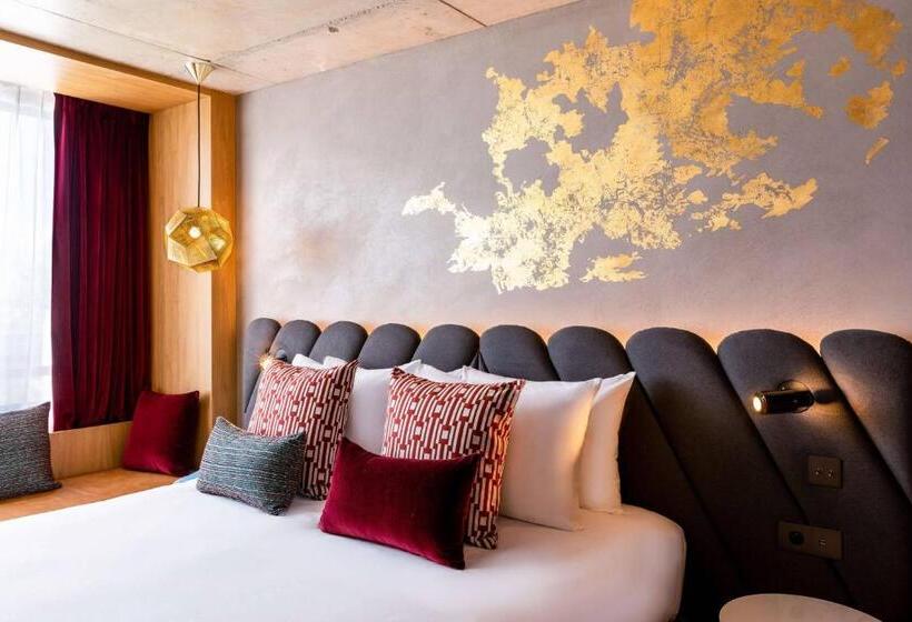 Отель Renaissance Bordeaux