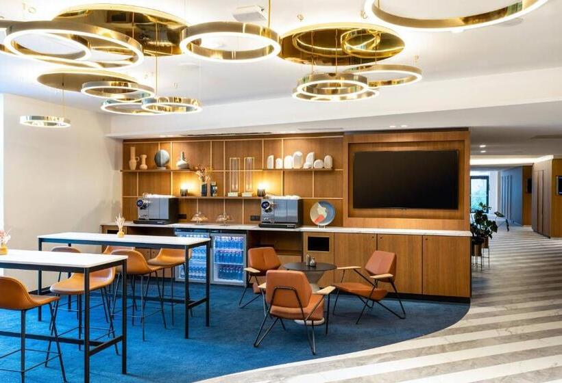 Отель Renaissance Bordeaux