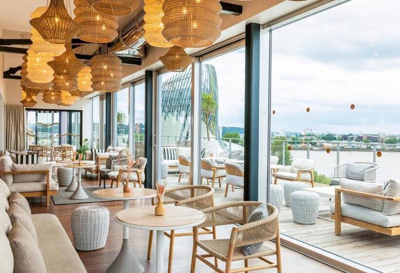 Отель Renaissance Bordeaux