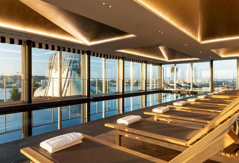 Отель Renaissance Bordeaux