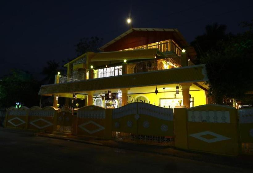 Отель Royal House