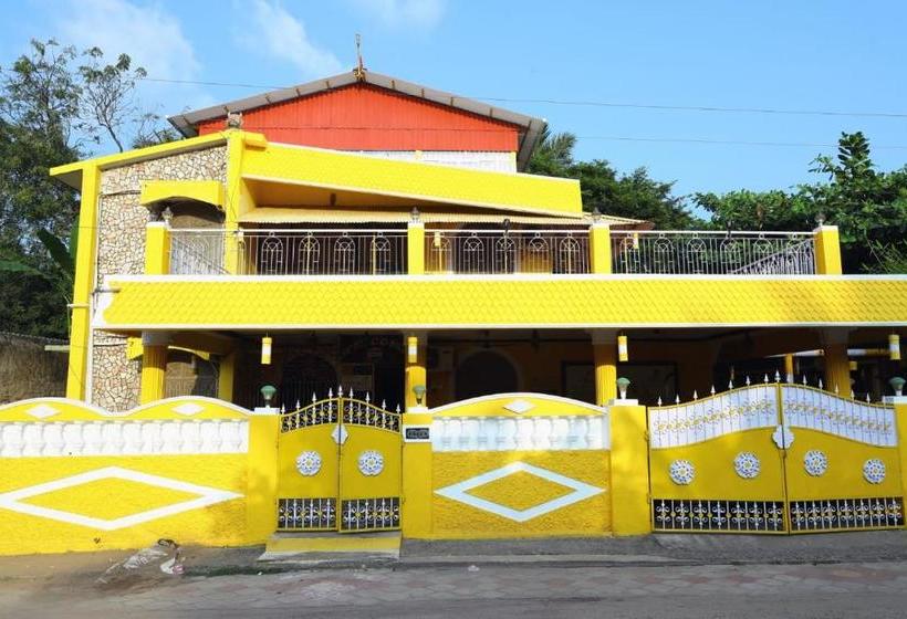 Отель Royal House