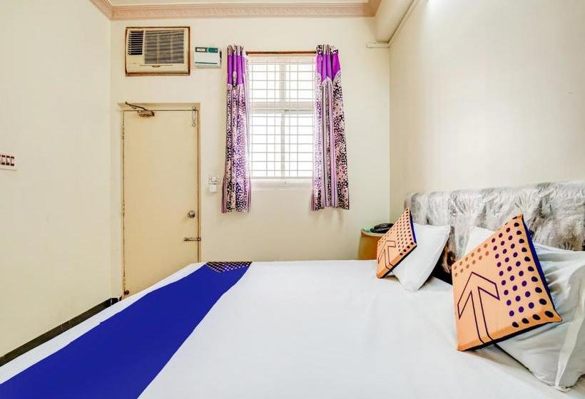 酒店 Spot On 75636 Omkar Lodge