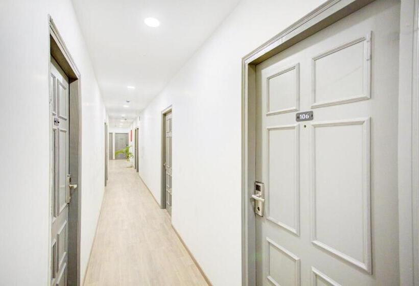 호텔 Super Townhouse Townhouse Atal Chowk Indirapuram Ghaziabad