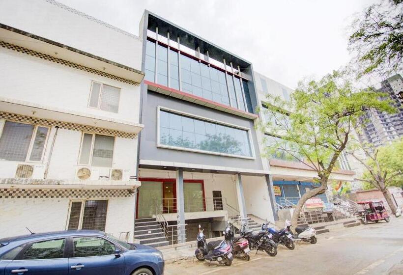 호텔 Super Townhouse Townhouse Atal Chowk Indirapuram Ghaziabad