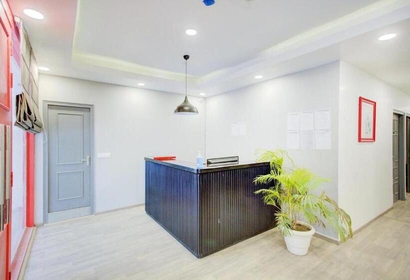 호텔 Super Townhouse Townhouse Atal Chowk Indirapuram Ghaziabad