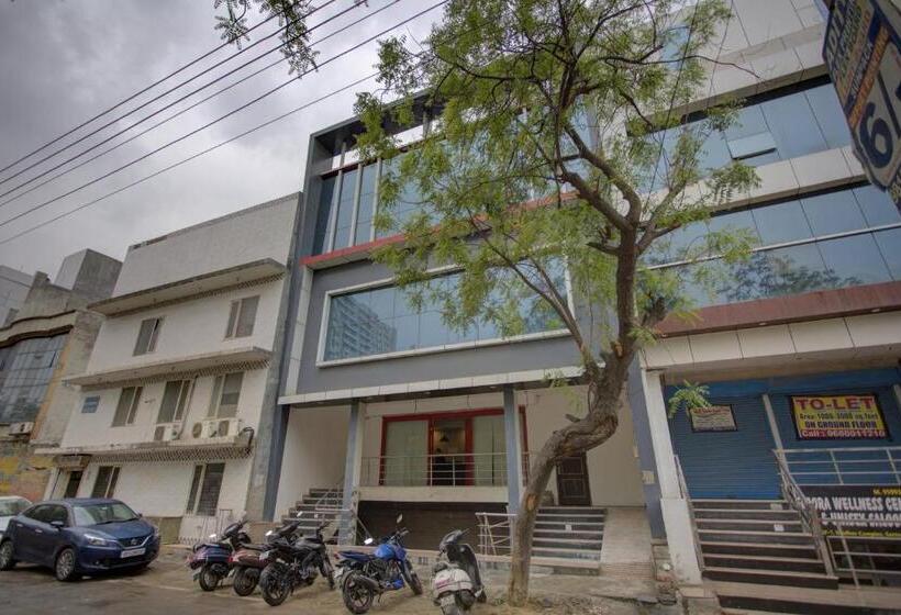 호텔 Super Townhouse Townhouse Atal Chowk Indirapuram Ghaziabad