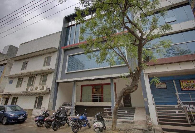 호텔 Super Townhouse Townhouse Atal Chowk Indirapuram Ghaziabad