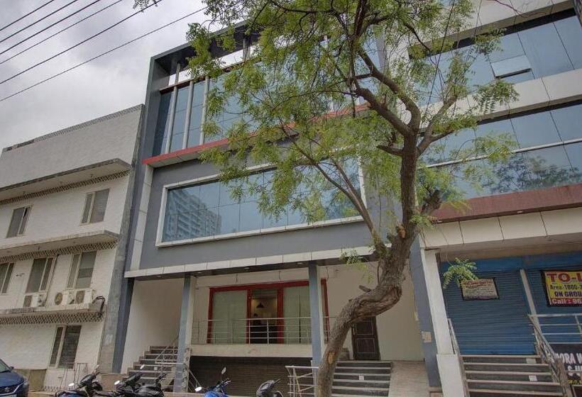 호텔 Super Townhouse Townhouse Atal Chowk Indirapuram Ghaziabad