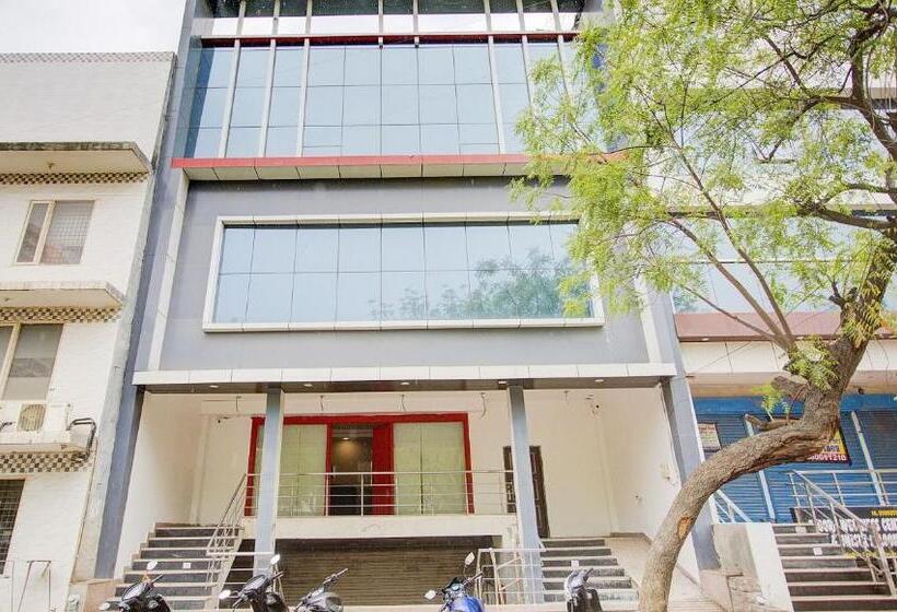 호텔 Super Townhouse Townhouse Atal Chowk Indirapuram Ghaziabad