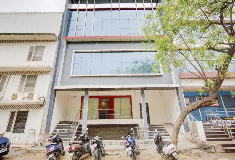 호텔 Super Townhouse Townhouse Atal Chowk Indirapuram Ghaziabad