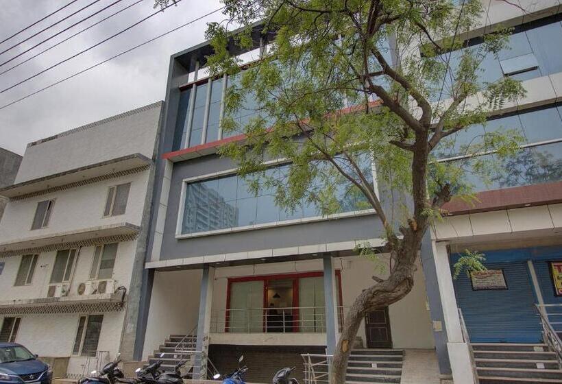 호텔 Super Townhouse Townhouse Atal Chowk Indirapuram Ghaziabad