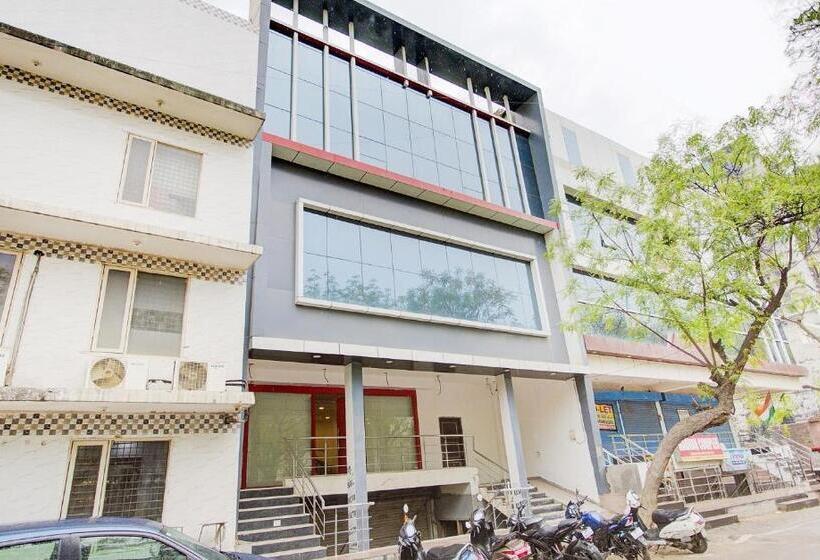 호텔 Super Townhouse Townhouse Atal Chowk Indirapuram Ghaziabad