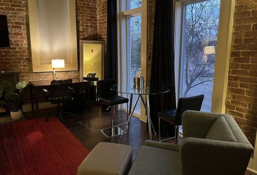 Отель The Skylight