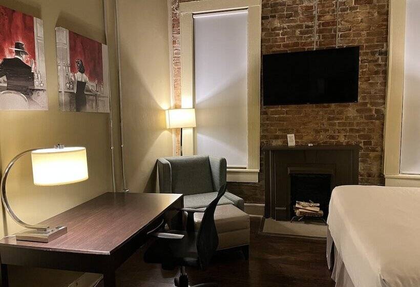 Отель The Skylight