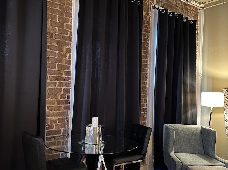 Отель The Skylight