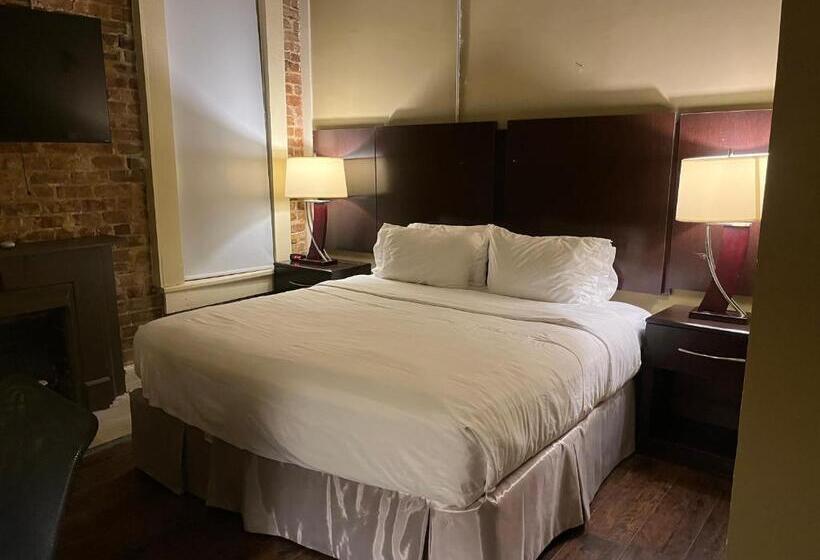 Отель The Skylight