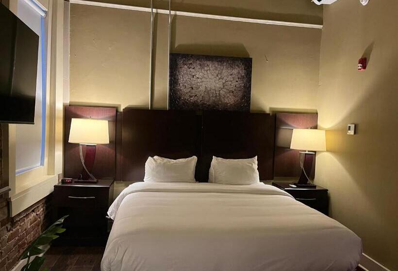 Отель The Skylight