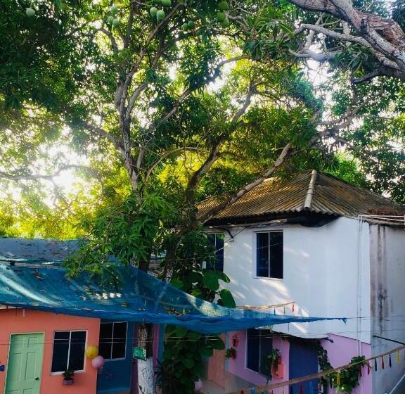 فندق Tita’s Airport