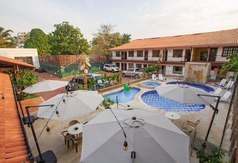 هتل Vanguardia Natural