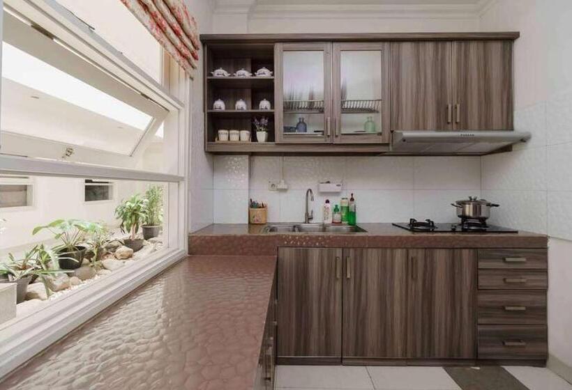 酒店 Wisma Kpbd Residence Syariah Mitra Reddoorz