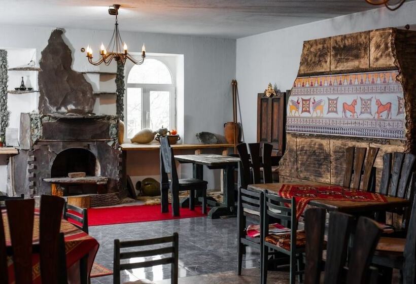 بنسيون Etiuni The Forgotten Kingdom