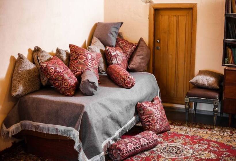 بنسيون Etiuni The Forgotten Kingdom