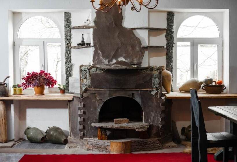 بنسيون Etiuni The Forgotten Kingdom