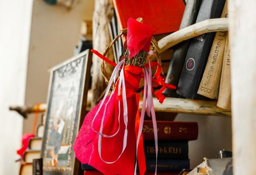 بنسيون Etiuni The Forgotten Kingdom