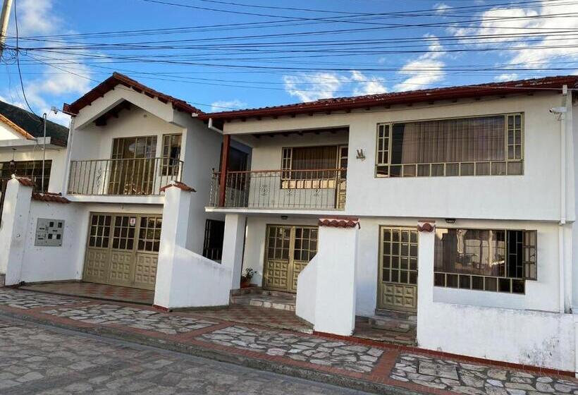 بنسيون Hospedaje Rodal