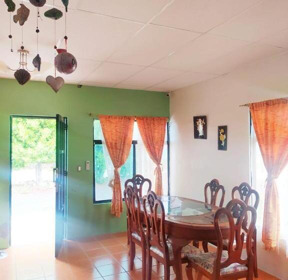 פנסיון Hostal Los Flamencos