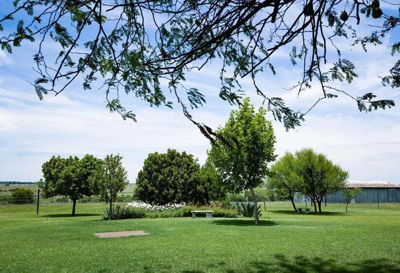 بنسيون Marculem Guest Farm