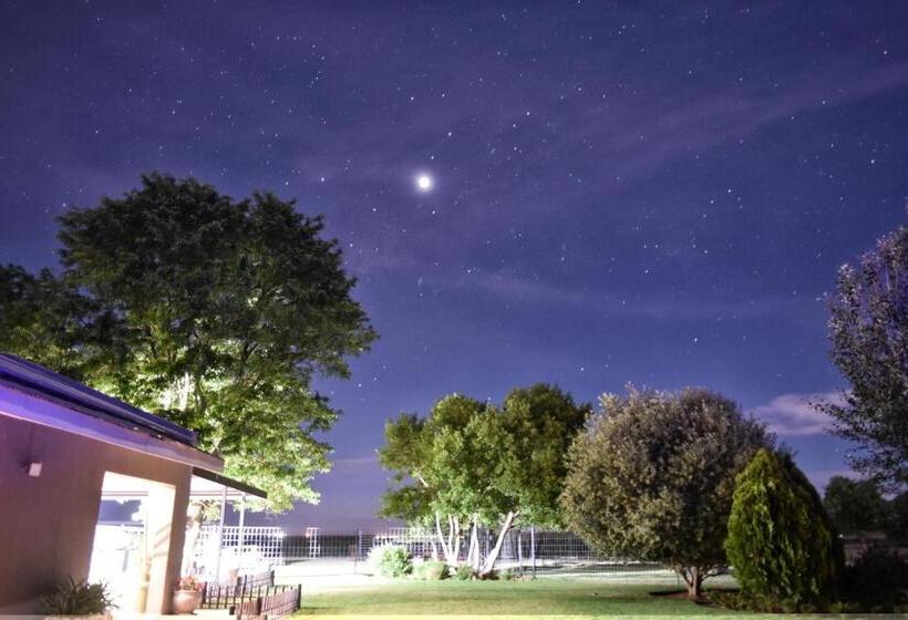 بنسيون Marculem Guest Farm