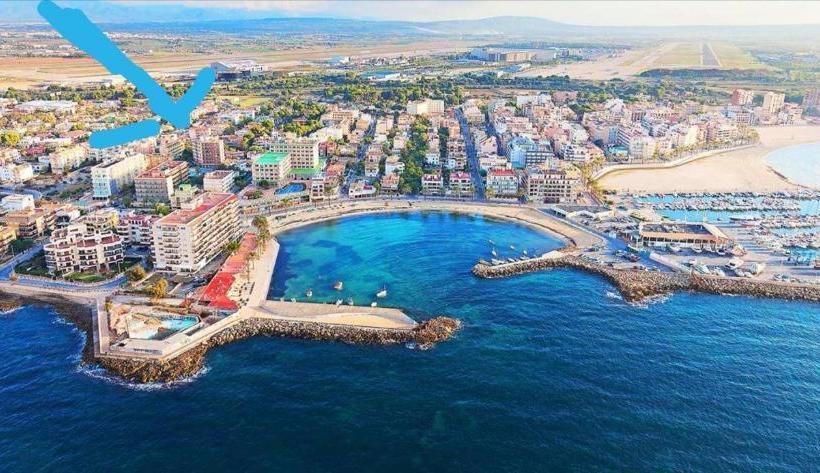 פנסיון Room In Guest Room  Private Individual Room With Exit Terrace And Shared Bathroom