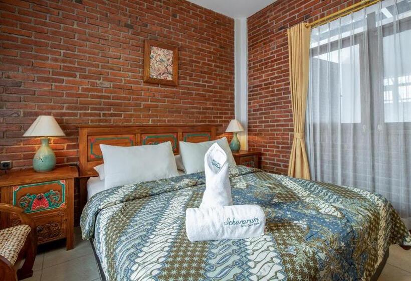 ペンション Sekararum Butik Syariah Guesthouse